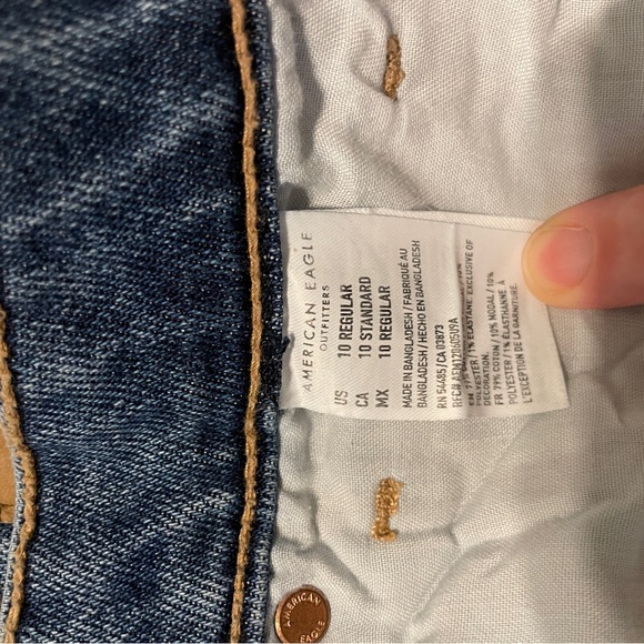 American Eagle Outfitters Floral Hand Embroidered High Rise Jeans - Picture 5 of 6